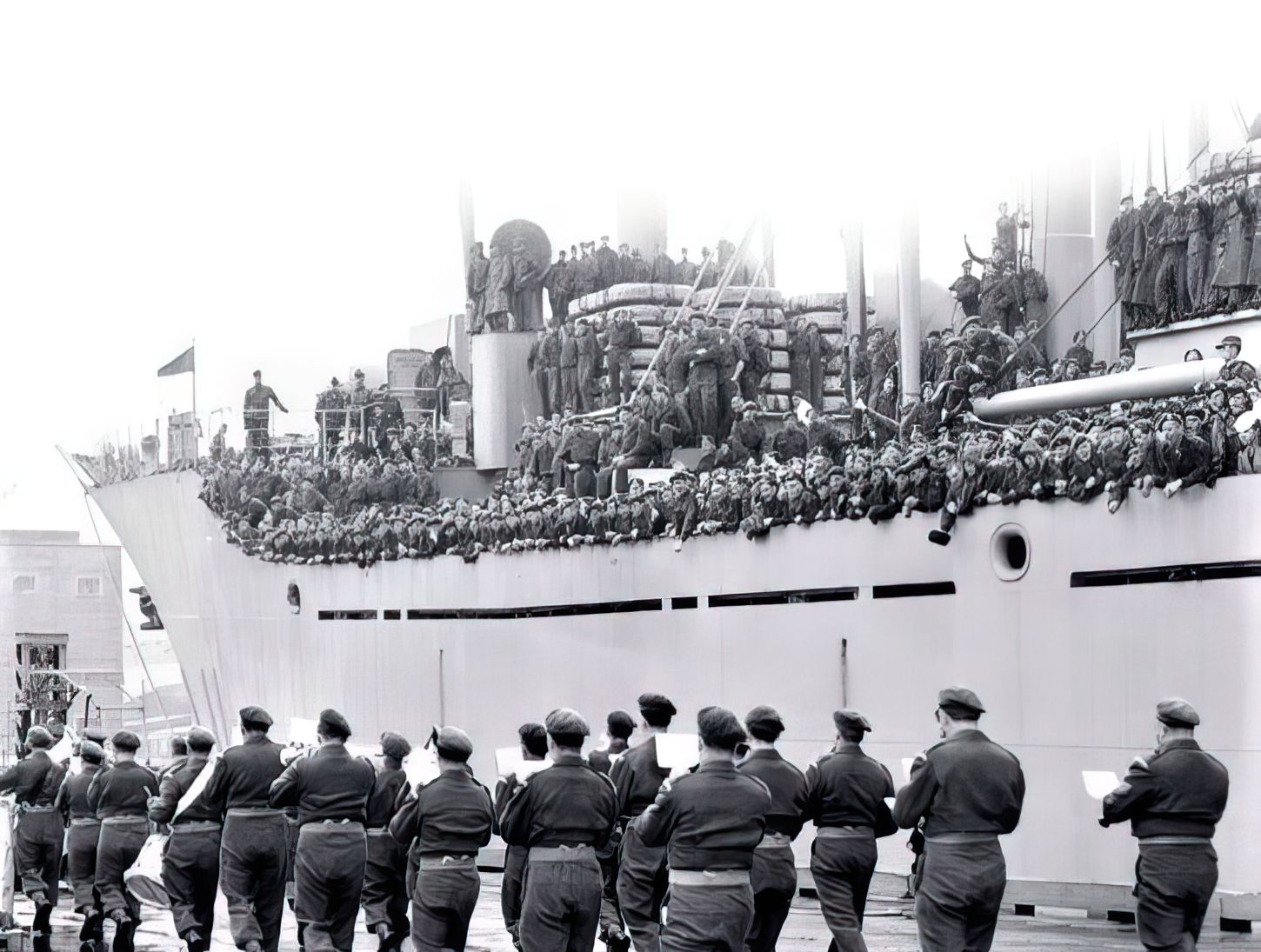 Le PPCLI à bord du Navire de la marine américaine Martinez en route pour Pusan, Corée (novembre 1950)