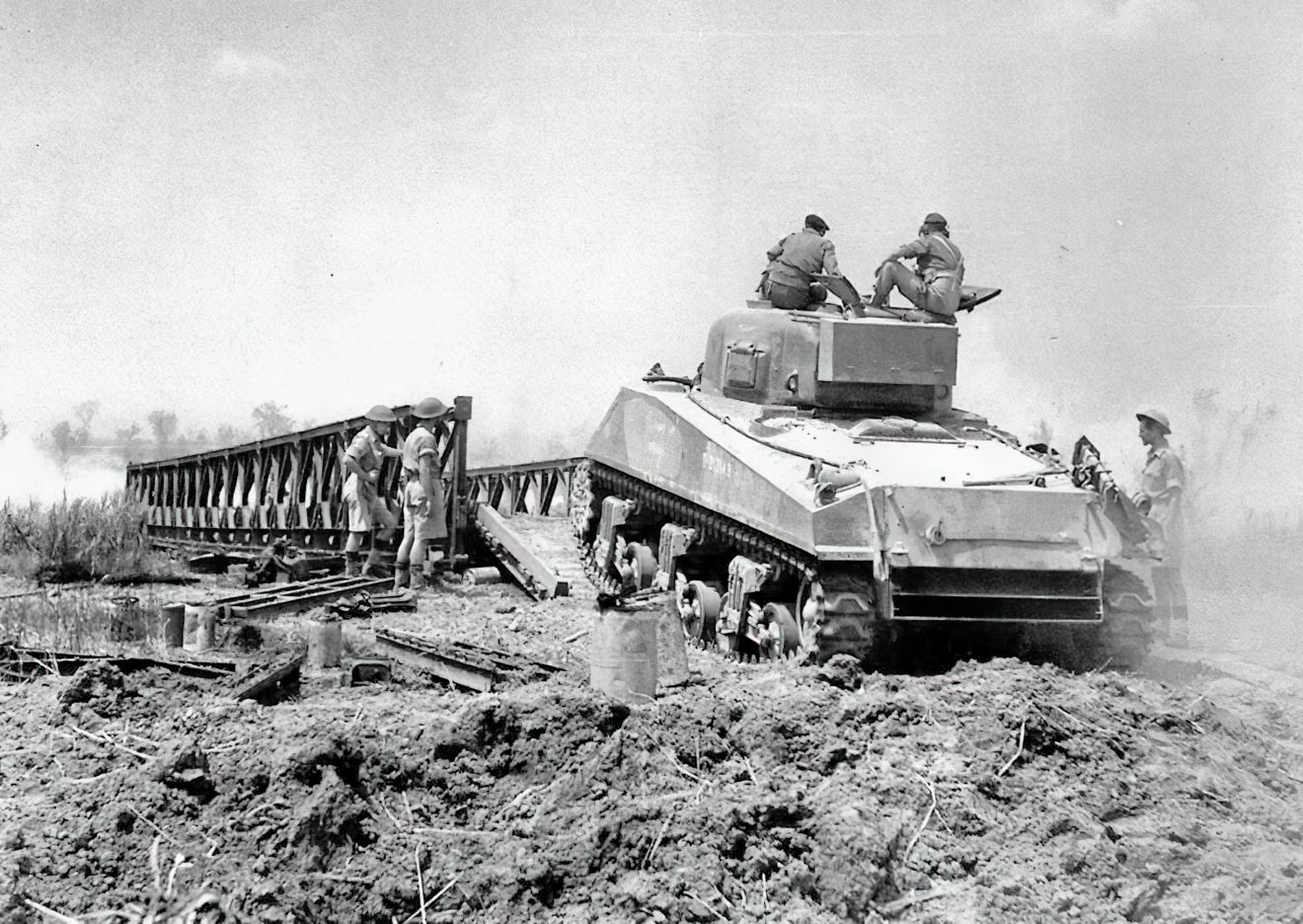 Tanks from B Squadron (Calgary Tank Regiment) crossing the Kingsmill Bridge. Photo: 50/14 Calgary Tanks Veterans' Association